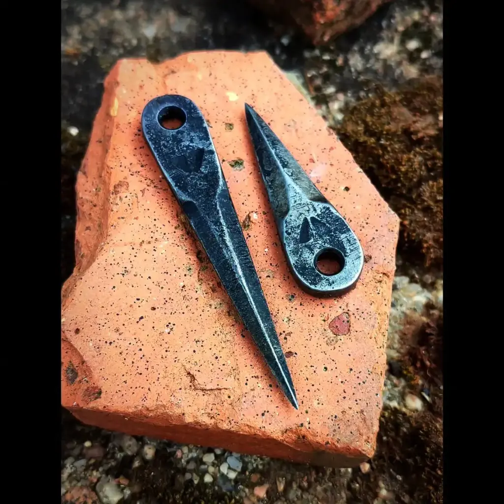 Lapel daggers